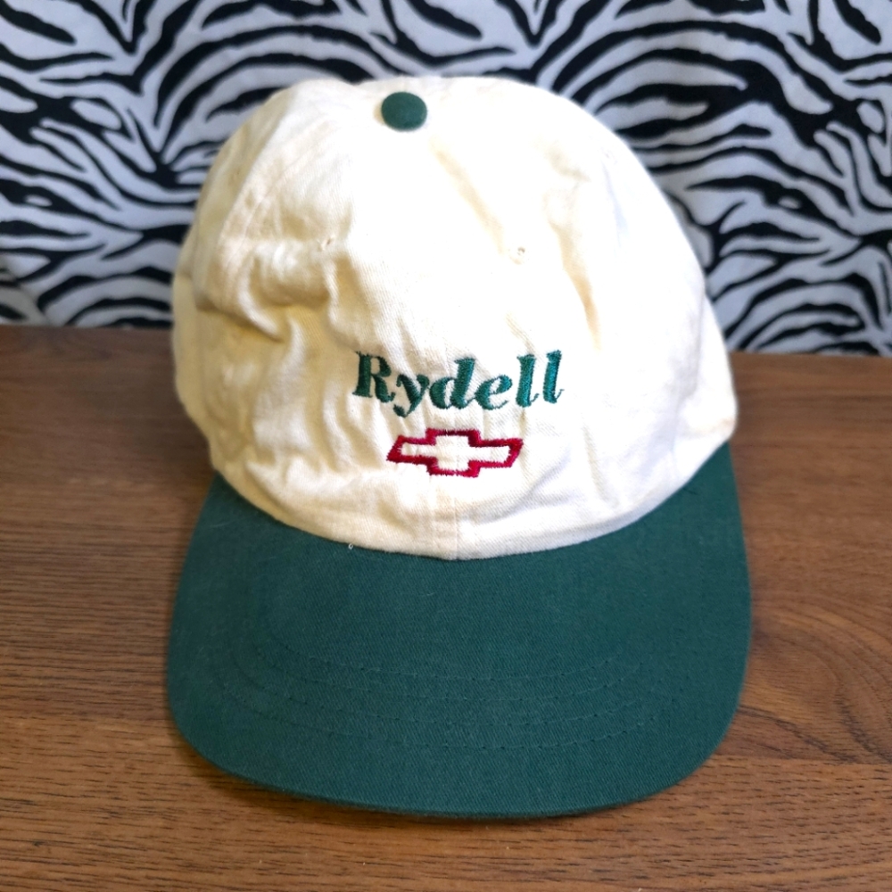 AUCRL1 0205 Thrifted Vintage Rare Black Chevy Car Truck Trucker Hat JAS01